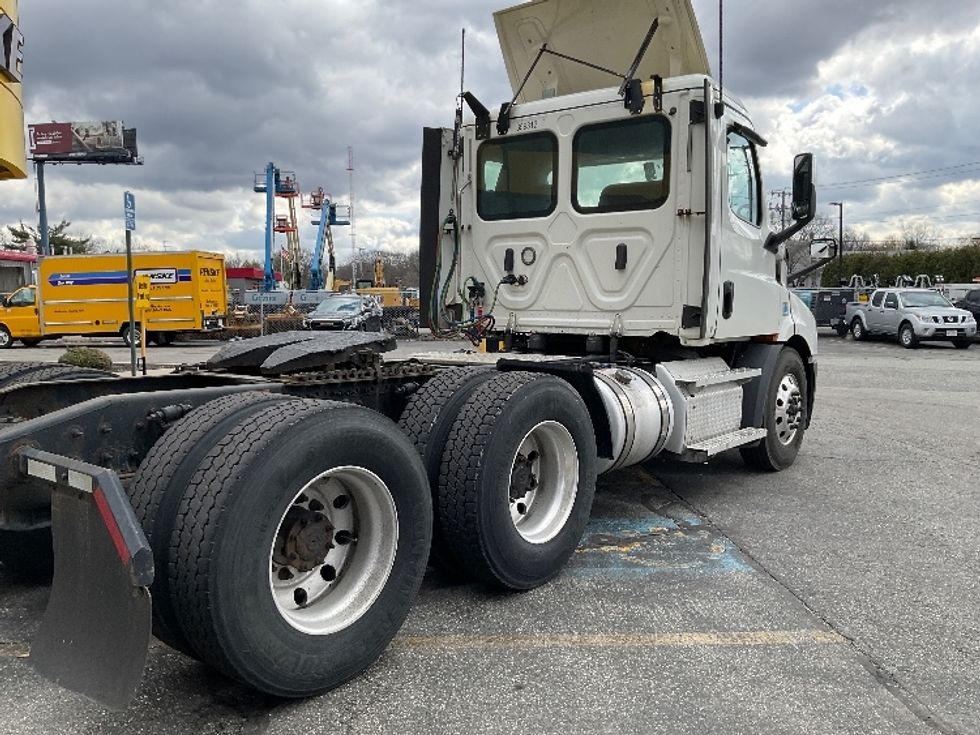 Day Cab Tractor-Heavy Duty Tractors-Freightliner-2020-T11664ST-Springfield-MA-488,995\n\t\tmiles-$ 43,000 - Image 7