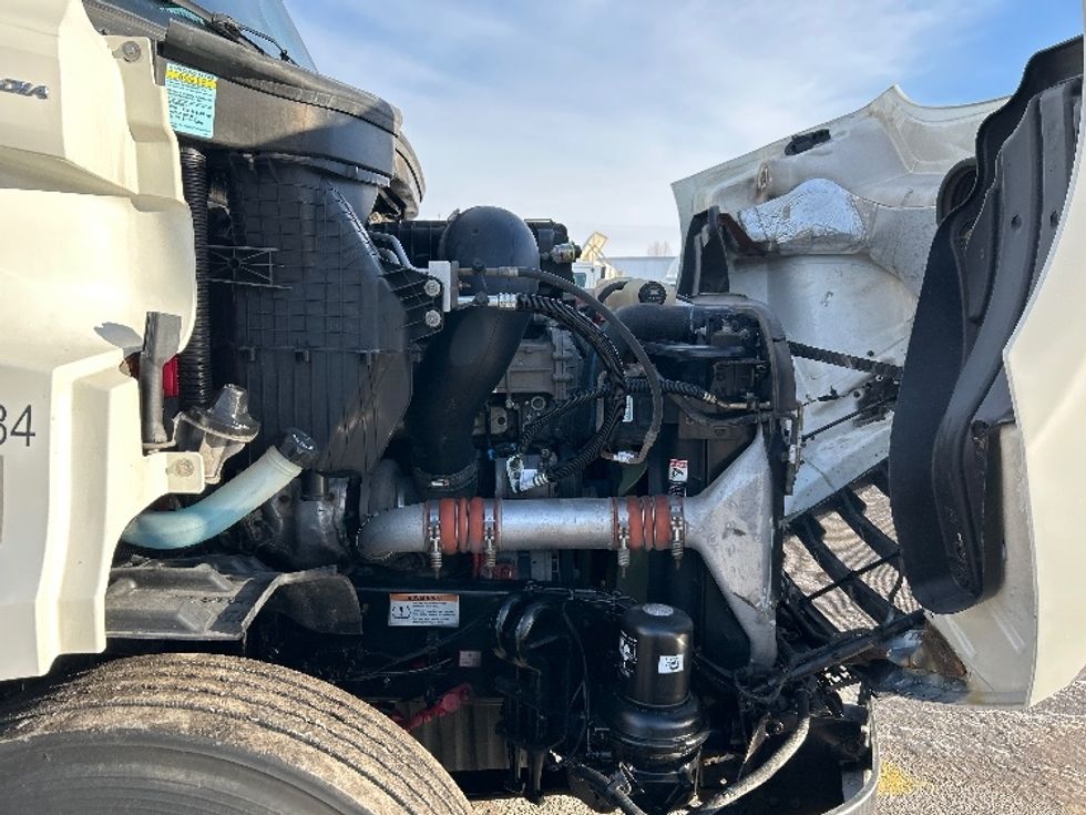 Day Cab Tractor-Heavy Duty Tractors-Freightliner-2020-T11664ST-Ste-Foy-PQ-353,356\n\t\tkm-$ 70,000 - Image 15