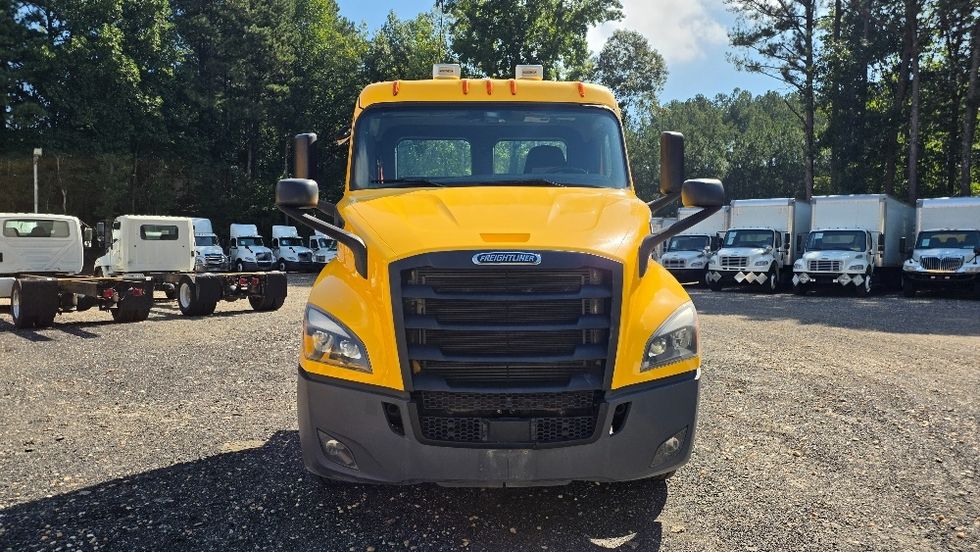 Day Cab Tractor-Heavy Duty Tractors-Freightliner-2020-T11664ST-Suwanee-GA-251,076\n\t\tmiles-$ 55,750 - Image 2