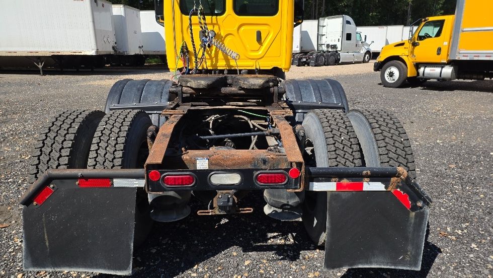 Day Cab Tractor-Heavy Duty Tractors-Freightliner-2020-T11664ST-Suwanee-GA-251,076\n\t\tmiles-$ 55,750 - Image 6