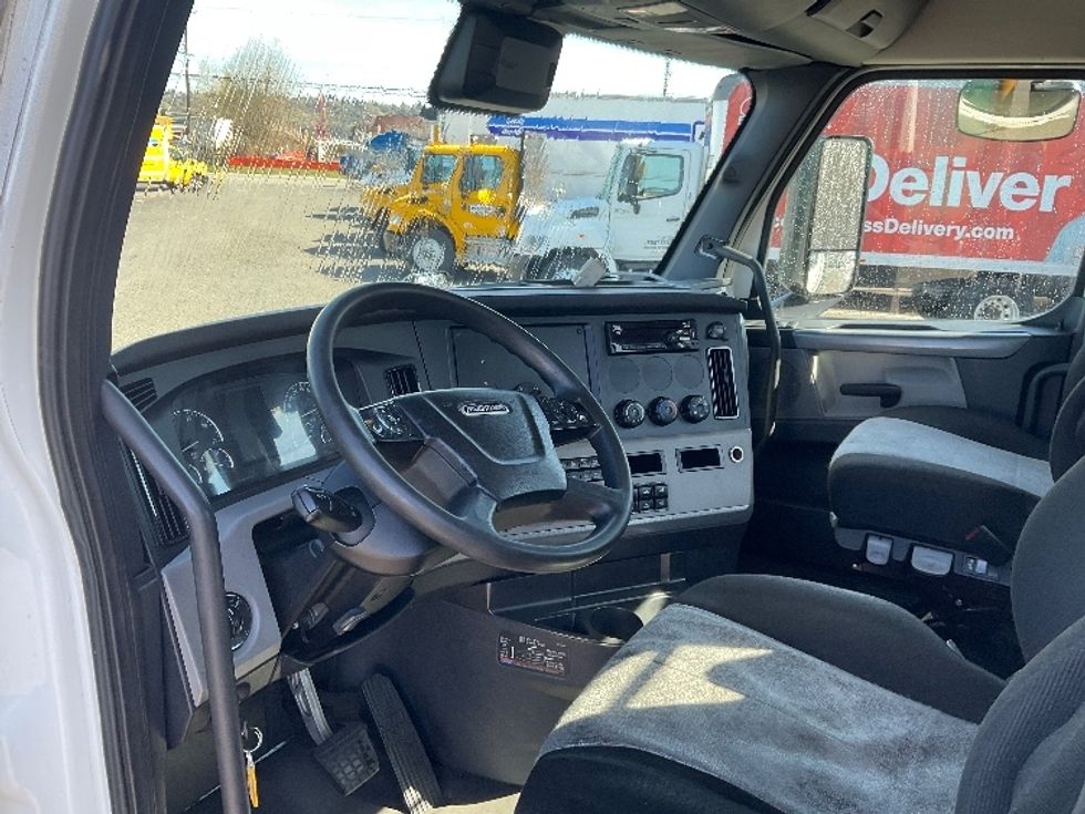 Day Cab Tractor-Heavy Duty Tractors-Freightliner-2020-T11664ST-Tacoma-WA-704,581\n\t\tmiles-$ 26,250 - Image 10