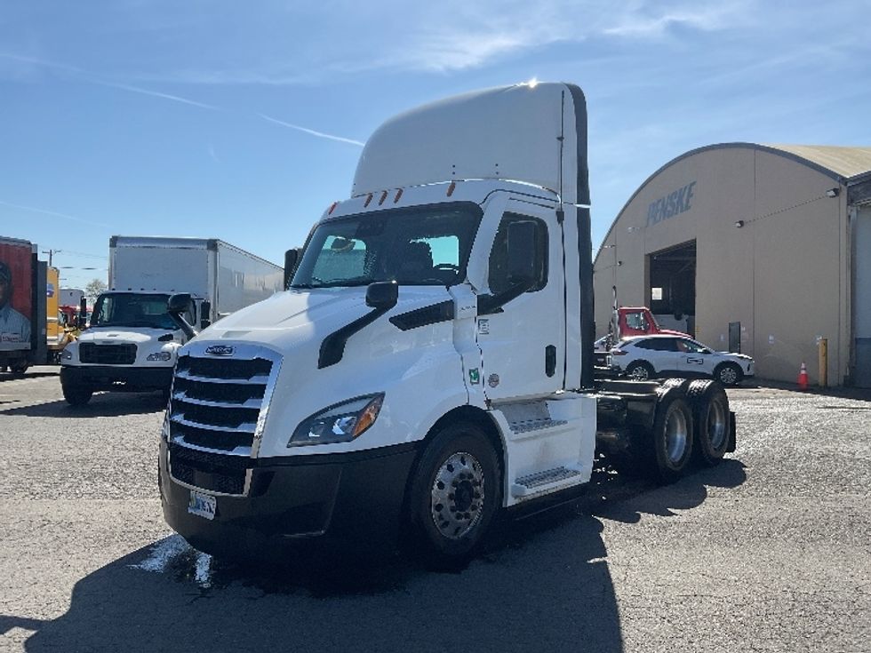 Day Cab Tractor-Heavy Duty Tractors-Freightliner-2020-T11664ST-Tacoma-WA-704,581\n\t\tmiles-$ 26,250 - Image 3