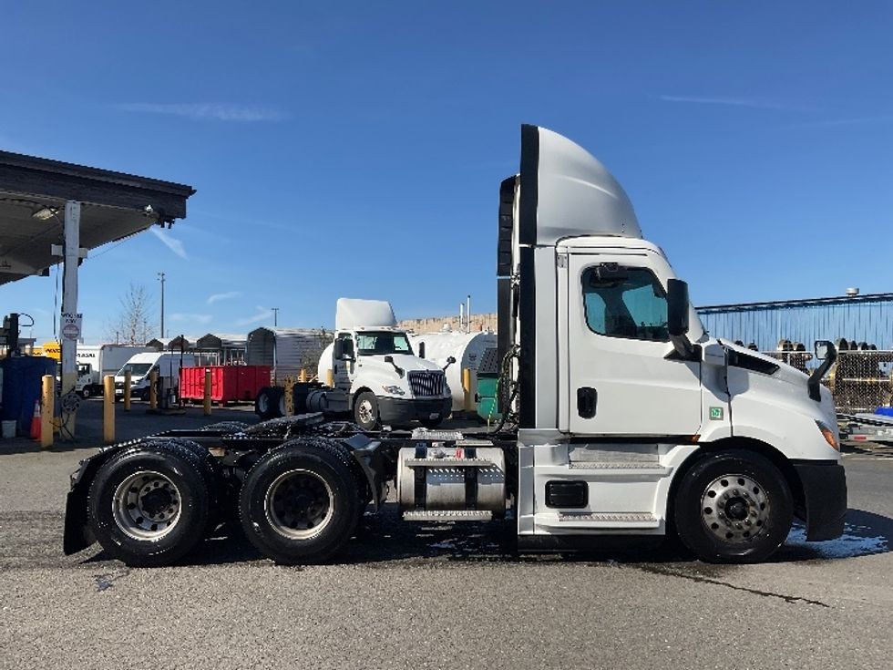 Day Cab Tractor-Heavy Duty Tractors-Freightliner-2020-T11664ST-Tacoma-WA-704,581\n\t\tmiles-$ 26,250 - Image 8