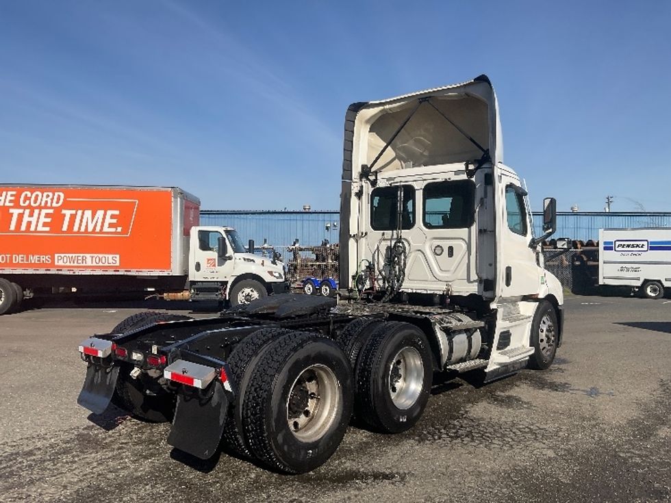 Day Cab Tractor-Heavy Duty Tractors-Freightliner-2020-T11664ST-Tacoma-WA-827,000\n\t\tmiles-$ 24,750 - Image 7
