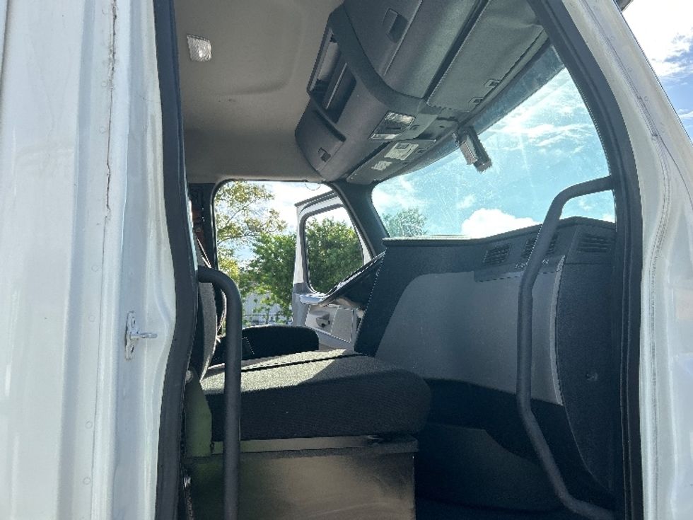 Day Cab Tractor-Heavy Duty Tractors-Freightliner-2020-T11664ST-Tampa-FL-197,898\n\t\tmiles-$ 58,250 - Image 12