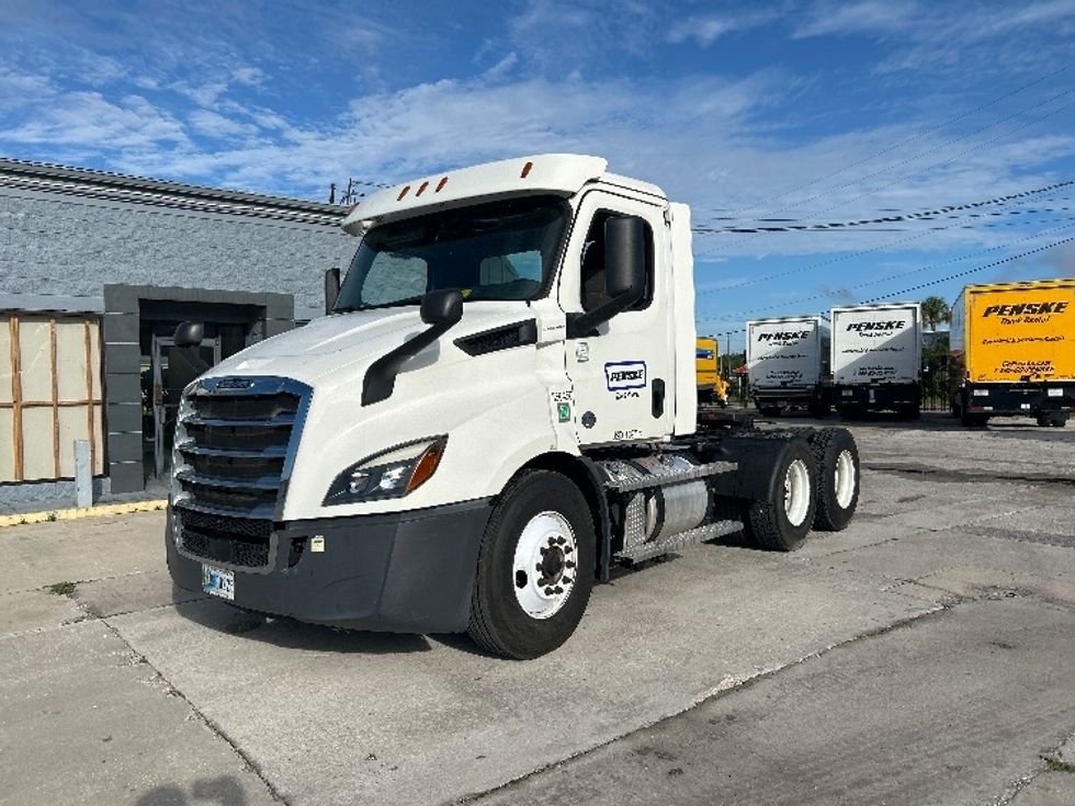 Day Cab Tractor-Heavy Duty Tractors-Freightliner-2020-T11664ST-Tampa-FL-197,898\n\t\tmiles-$ 58,250 - Image 3