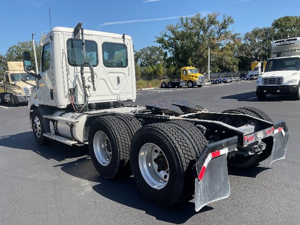 Day Cab Tractor-Heavy Duty Tractors-Freightliner-2020-T11664ST-Tampa-FL-260,822\n\t\tmiles-$ 58,500 - Image 5