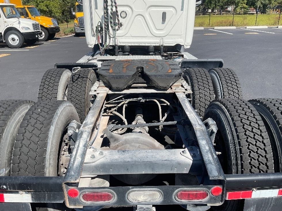 Day Cab Tractor-Heavy Duty Tractors-Freightliner-2020-T11664ST-Tampa-FL-260,822\n\t\tmiles-$ 58,500 - Image 6