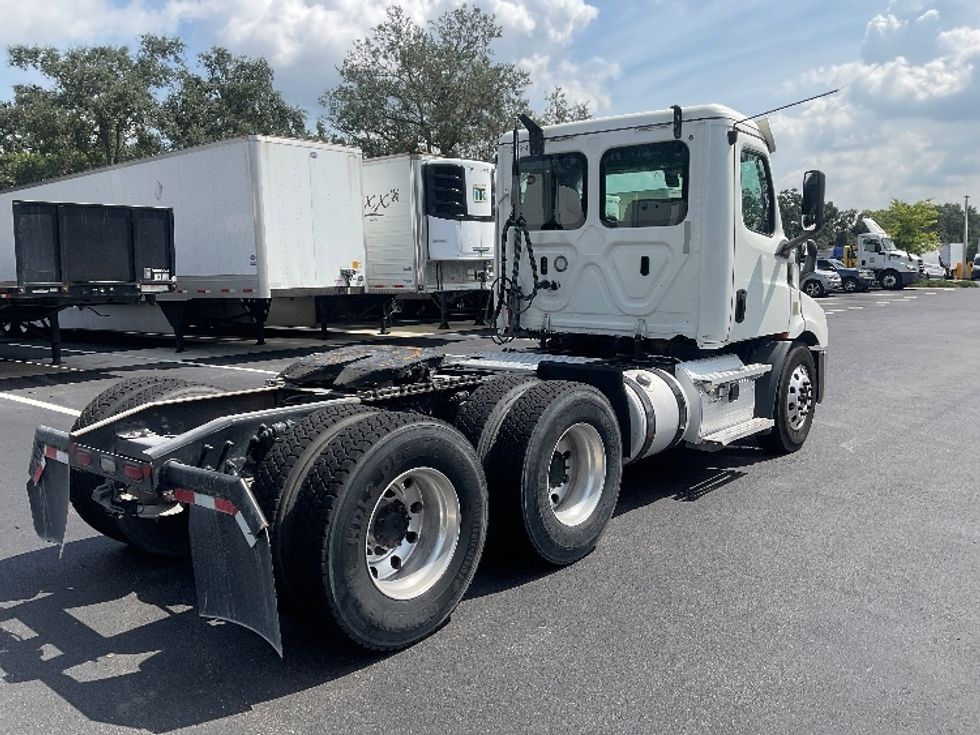 Day Cab Tractor-Heavy Duty Tractors-Freightliner-2020-T11664ST-Tampa-FL-260,822\n\t\tmiles-$ 58,500 - Image 7