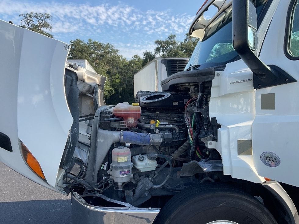 Day Cab Tractor-Heavy Duty Tractors-Freightliner-2020-T11664ST-Tampa-FL-325,424\n\t\tmiles-$ 55,000 - Image 16