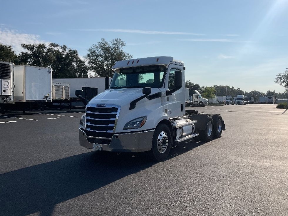 Day Cab Tractor-Heavy Duty Tractors-Freightliner-2020-T11664ST-Tampa-FL-325,424\n\t\tmiles-$ 55,000 - Image 3