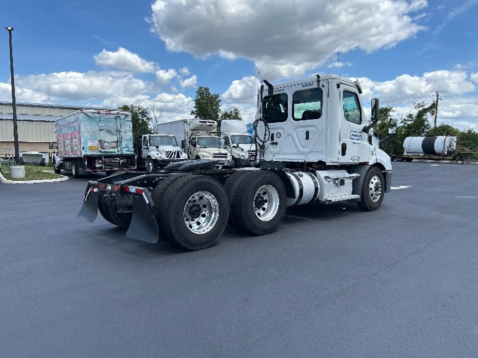 Day Cab Tractor-Heavy Duty Tractors-Freightliner-2020-T11664ST-Tampa-FL-344,658\n\t\tmiles-$ 53,000 - Image 7