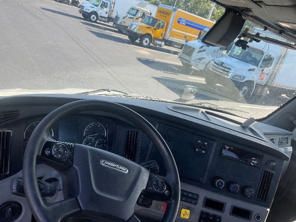 Day Cab Tractor-Heavy Duty Tractors-Freightliner-2020-T11664ST-Tampa-FL-389,287\n\t\tmiles-$ 51,250 - Image 11