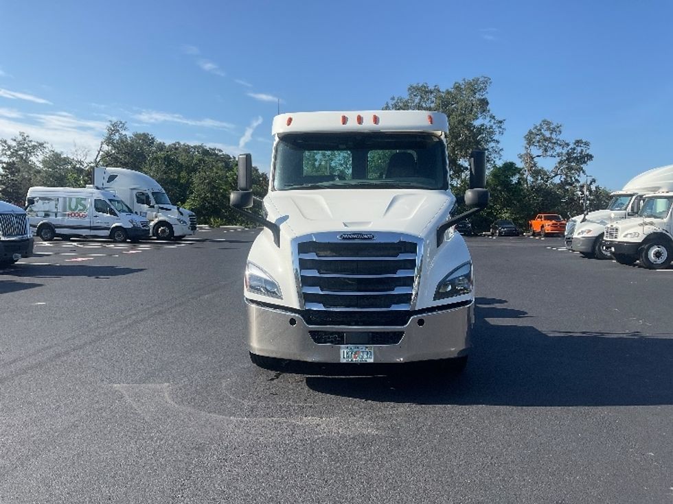 Day Cab Tractor-Heavy Duty Tractors-Freightliner-2020-T11664ST-Tampa-FL-389,287\n\t\tmiles-$ 51,250 - Image 2