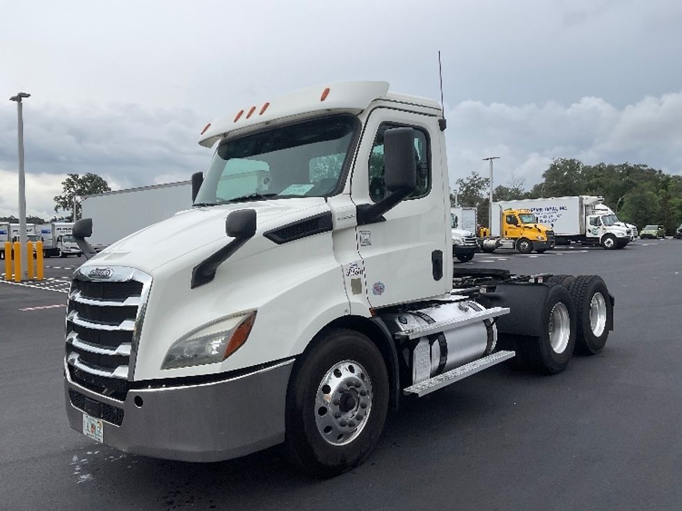 Day Cab Tractor-Heavy Duty Tractors-Freightliner-2020-T11664ST-Tampa-FL-394,914\n\t\tmiles-$ 54,000 - Image 3