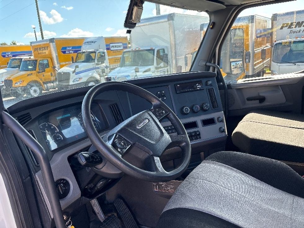 Day Cab Tractor-Heavy Duty Tractors-Freightliner-2020-T11664ST-Tampa-FL-421,130\n\t\tmiles-$ 48,750 - Image 10