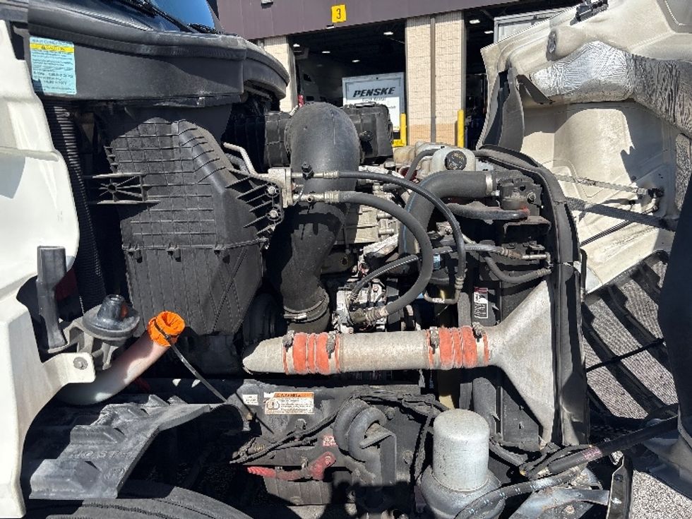 Day Cab Tractor-Heavy Duty Tractors-Freightliner-2020-T11664ST-Tampa-FL-421,130\n\t\tmiles-$ 48,750 - Image 15