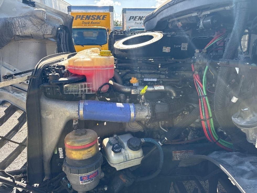 Day Cab Tractor-Heavy Duty Tractors-Freightliner-2020-T11664ST-Tampa-FL-421,130\n\t\tmiles-$ 48,750 - Image 16