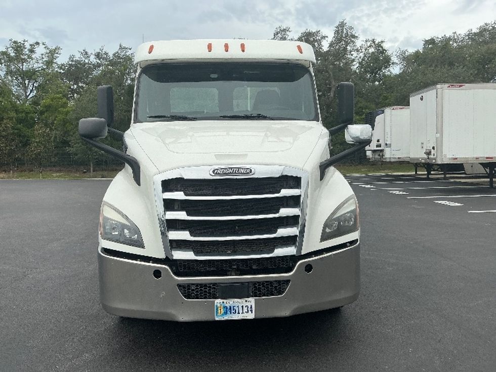 Day Cab Tractor-Heavy Duty Tractors-Freightliner-2020-T11664ST-Tampa-FL-465,865\n\t\tmiles-$ 45,500 - Image 2
