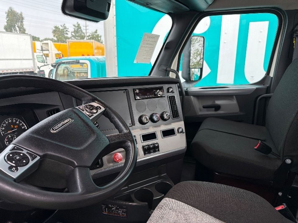 Day Cab Tractor-Heavy Duty Tractors-Freightliner-2020-T11664ST-Torrance-CA-152,454\n\t\tmiles-$ 64,000 - Image 10