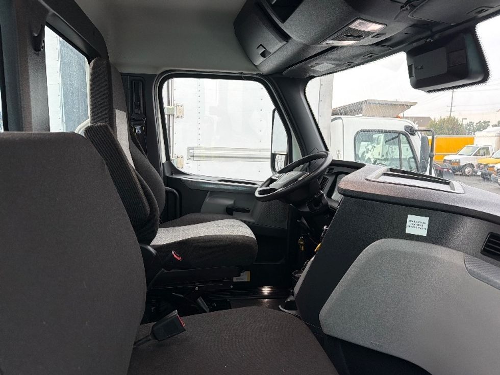 Day Cab Tractor-Heavy Duty Tractors-Freightliner-2020-T11664ST-Torrance-CA-152,454\n\t\tmiles-$ 64,000 - Image 14