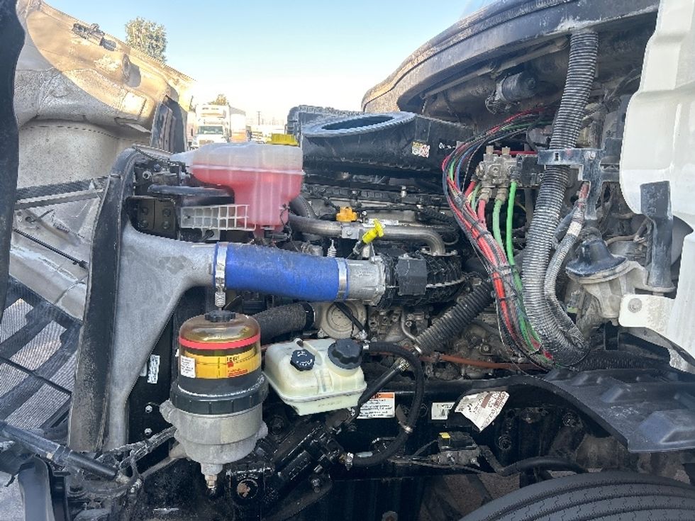 Day Cab Tractor-Heavy Duty Tractors-Freightliner-2020-T11664ST-Torrance-CA-514,448\n\t\tmiles-$ 45,250 - Image 16