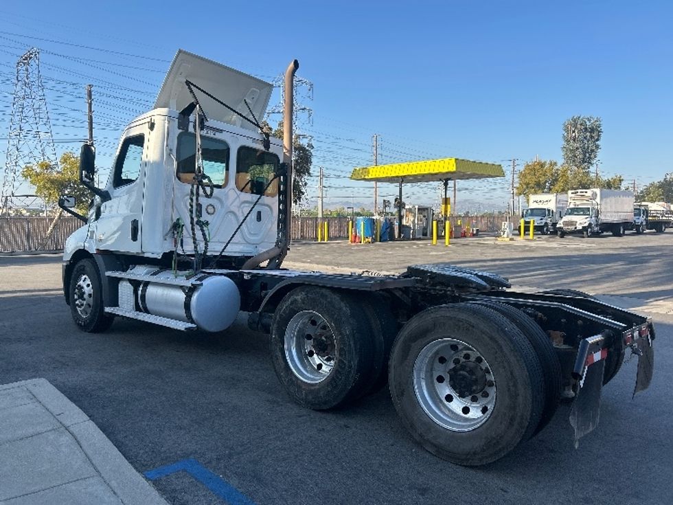 Day Cab Tractor-Heavy Duty Tractors-Freightliner-2020-T11664ST-Torrance-CA-514,448\n\t\tmiles-$ 45,250 - Image 5