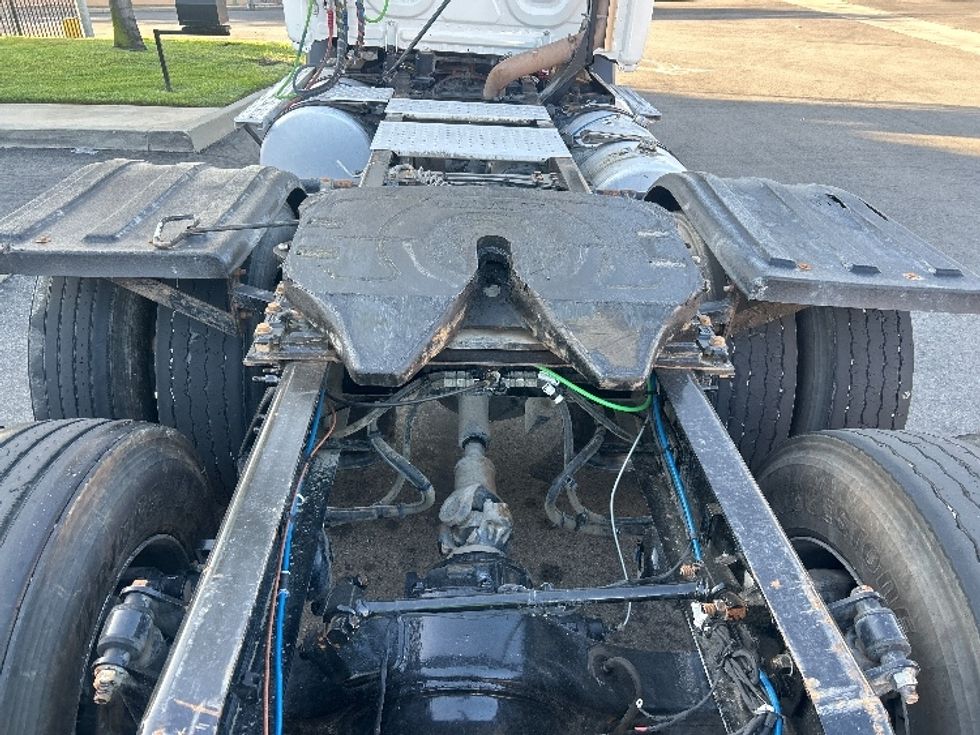 Day Cab Tractor-Heavy Duty Tractors-Freightliner-2020-T11664ST-Torrance-CA-514,448\n\t\tmiles-$ 45,250 - Image 6