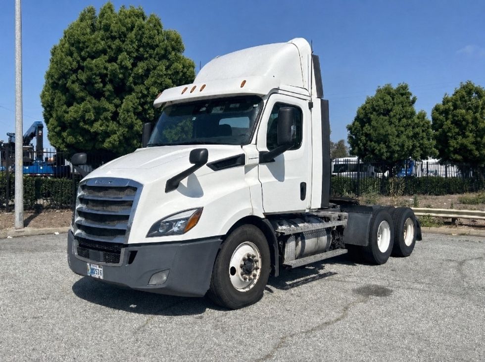 Day Cab Tractor-Heavy Duty Tractors-Freightliner-2020-T11664ST-Torrance-CA-537,636\n\t\tmiles-$ 38,250 - Image 3