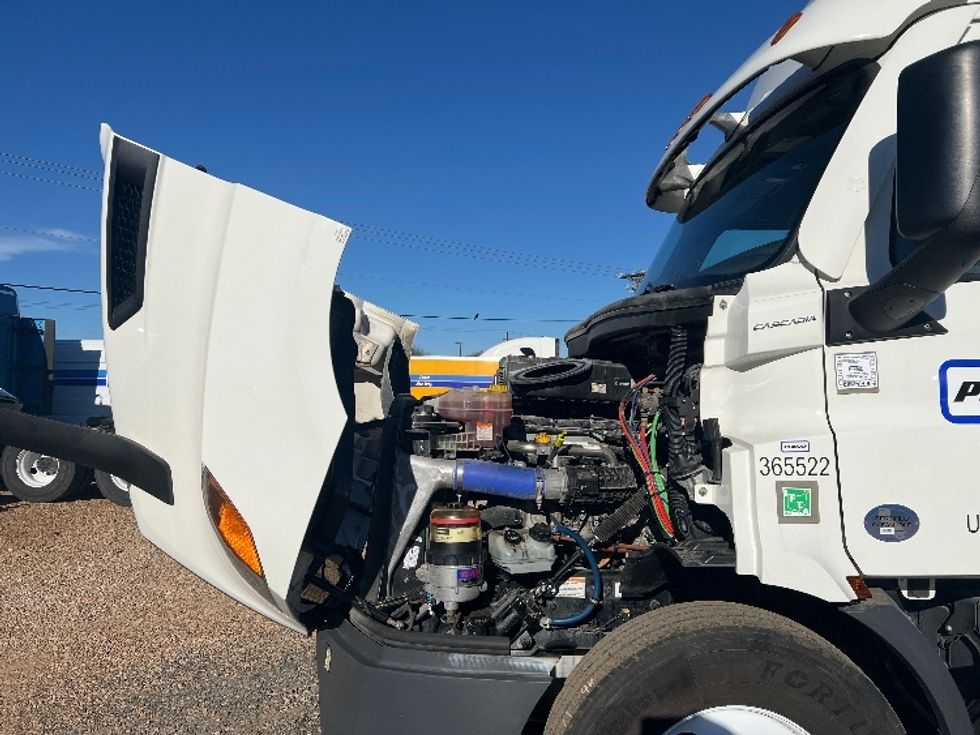 Day Cab Tractor-Heavy Duty Tractors-Freightliner-2020-T11664ST-Tulsa-OK-298,564\n\t\tmiles-$ 55,250 - Image 16