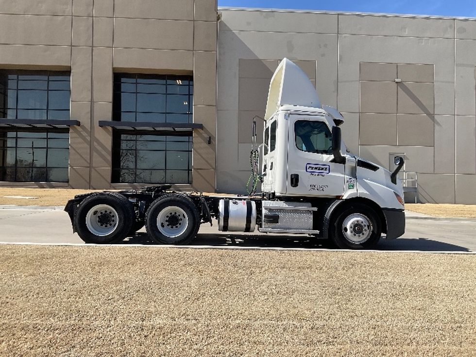 Day Cab Tractor-Heavy Duty Tractors-Freightliner-2020-T11664ST-Tulsa-OK-298,564\n\t\tmiles-$ 55,250 - Image 8