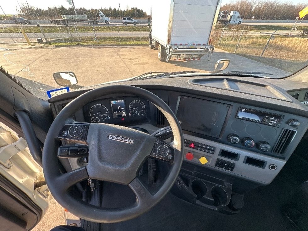 Day Cab Tractor-Heavy Duty Tractors-Freightliner-2020-T11664ST-Waxahachie-TX-219,986\n\t\tmiles-$ 74,250 - Image 11