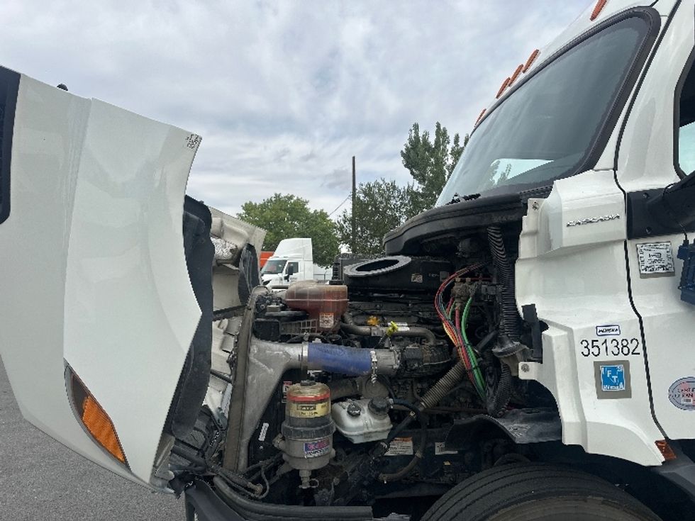 Day Cab Tractor-Heavy Duty Tractors-Freightliner-2020-T11664ST-West Sacramento-CA-290,542\n\t\tmiles-$ 57,750 - Image 16