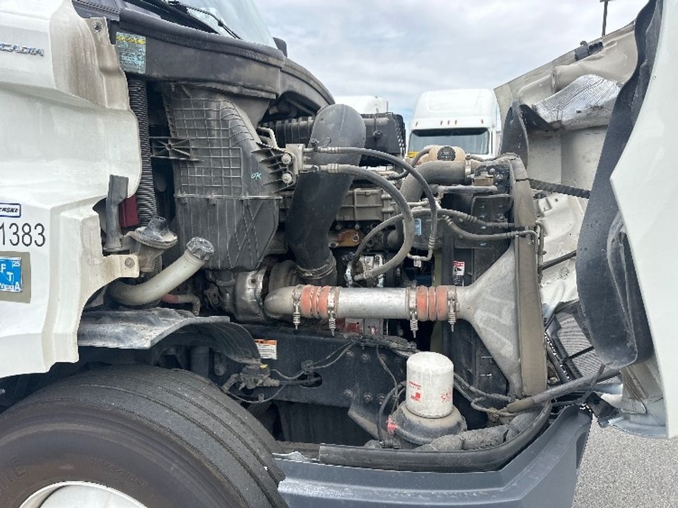 Day Cab Tractor-Heavy Duty Tractors-Freightliner-2020-T11664ST-West Sacramento-CA-394,957\n\t\tmiles-$ 52,000 - Image 14