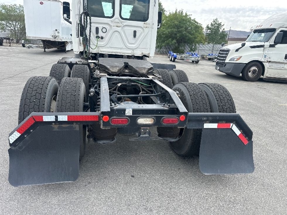 Day Cab Tractor-Heavy Duty Tractors-Freightliner-2020-T11664ST-West Sacramento-CA-394,957\n\t\tmiles-$ 52,000 - Image 6