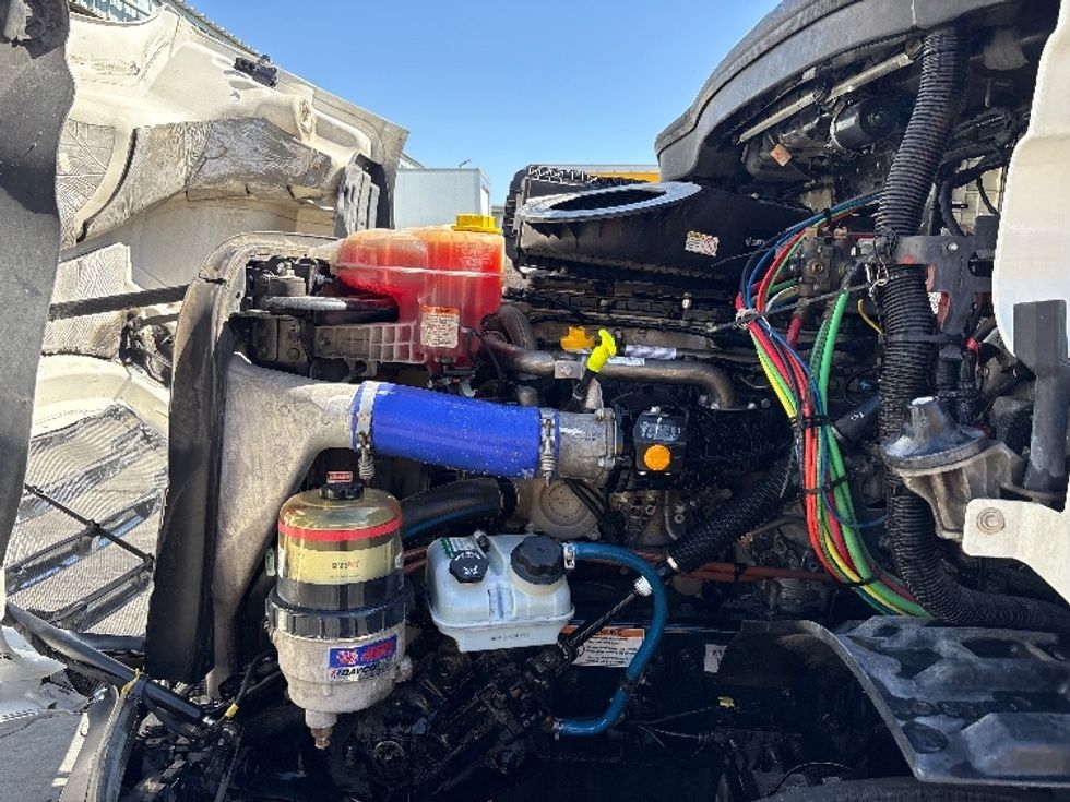 Day Cab Tractor-Heavy Duty Tractors-Freightliner-2020-T11664ST-West Sacramento-CA-426,542\n\t\tmiles-$ 51,000 - Image 16