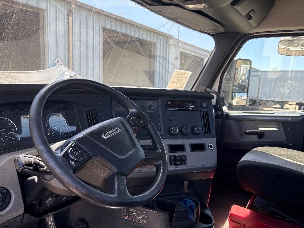 Day Cab Tractor-Heavy Duty Tractors-Freightliner-2020-T11664ST-West Sacramento-CA-504,065\n\t\tmiles-$ 43,500 - Image 10