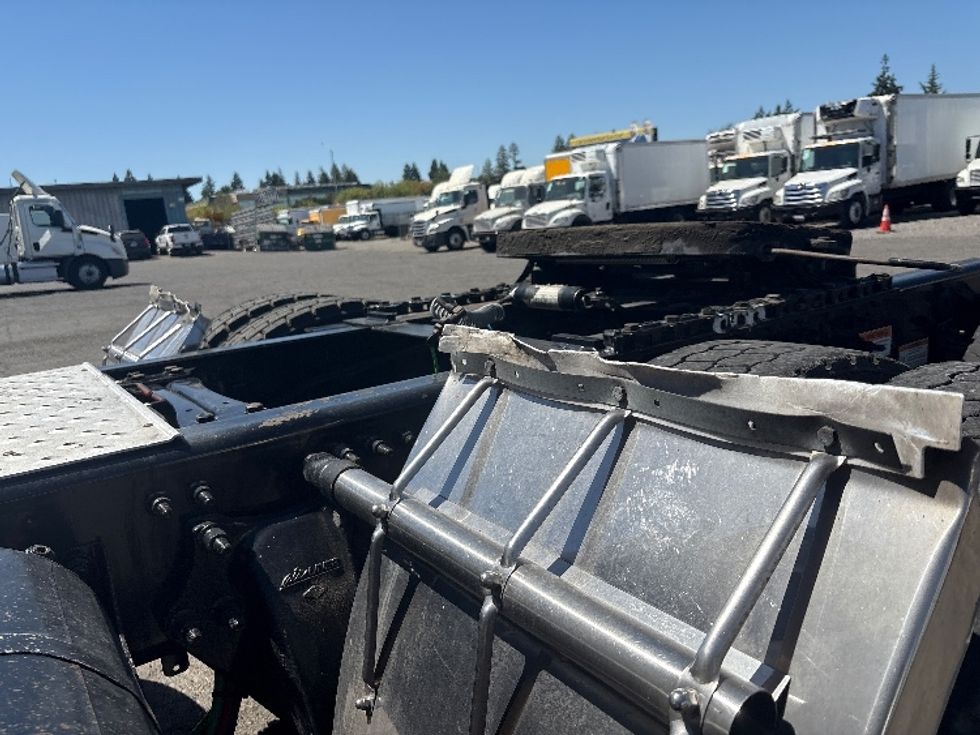 Day Cab Tractor-Heavy Duty Tractors-Freightliner-2020-T11664ST-West Sacramento-CA-504,065\n\t\tmiles-$ 43,500 - Image 17