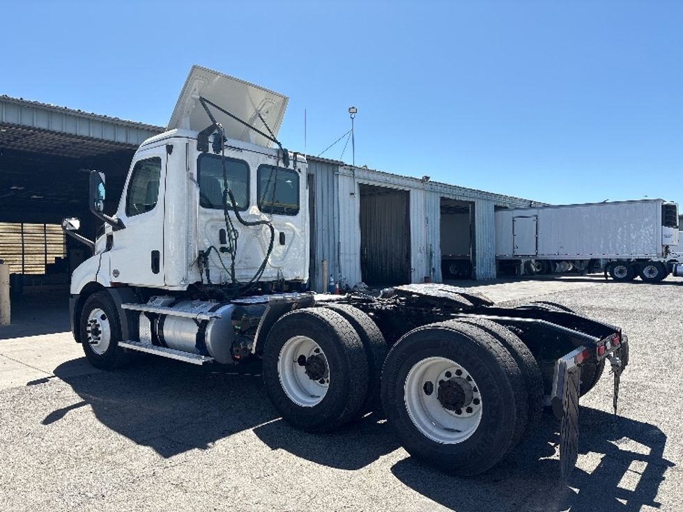 Day Cab Tractor-Heavy Duty Tractors-Freightliner-2020-T11664ST-West Sacramento-CA-504,065\n\t\tmiles-$ 43,500 - Image 5