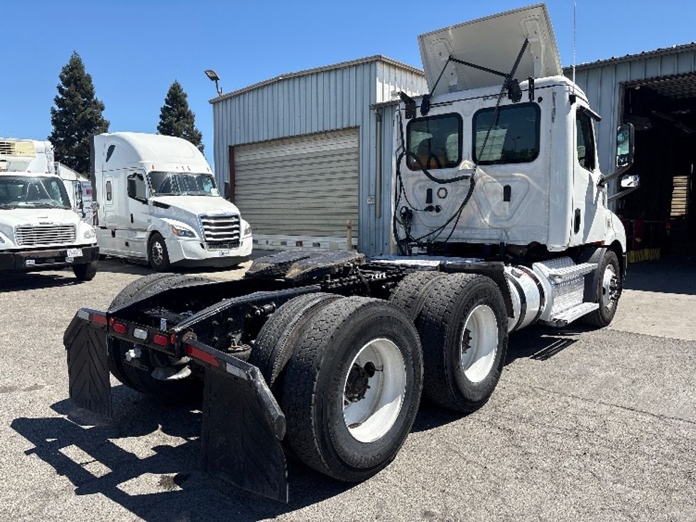 Day Cab Tractor-Heavy Duty Tractors-Freightliner-2020-T11664ST-West Sacramento-CA-504,065\n\t\tmiles-$ 43,500 - Image 7