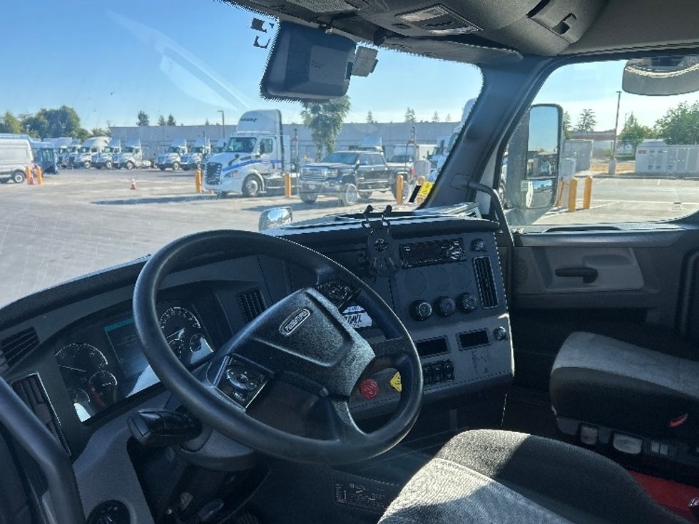 Day Cab Tractor-Heavy Duty Tractors-Freightliner-2020-T11664ST-West Sacramento-CA-599,027\n\t\tmiles-$ 34,500 - Image 10