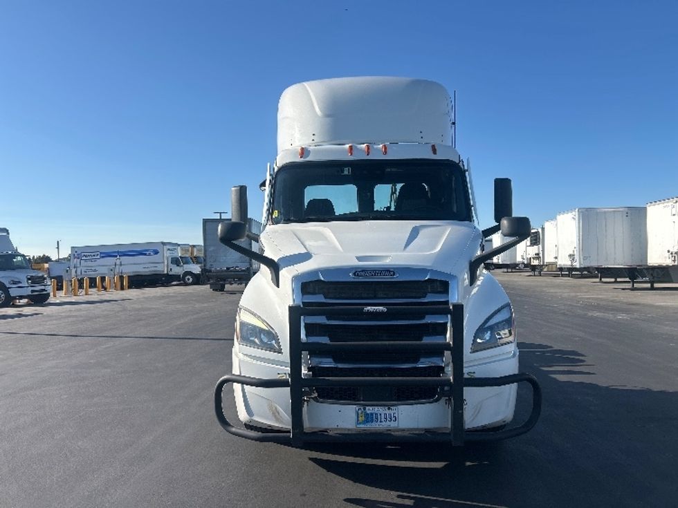 Day Cab Tractor-Heavy Duty Tractors-Freightliner-2020-T11664ST-West Sacramento-CA-599,027\n\t\tmiles-$ 34,500 - Image 2