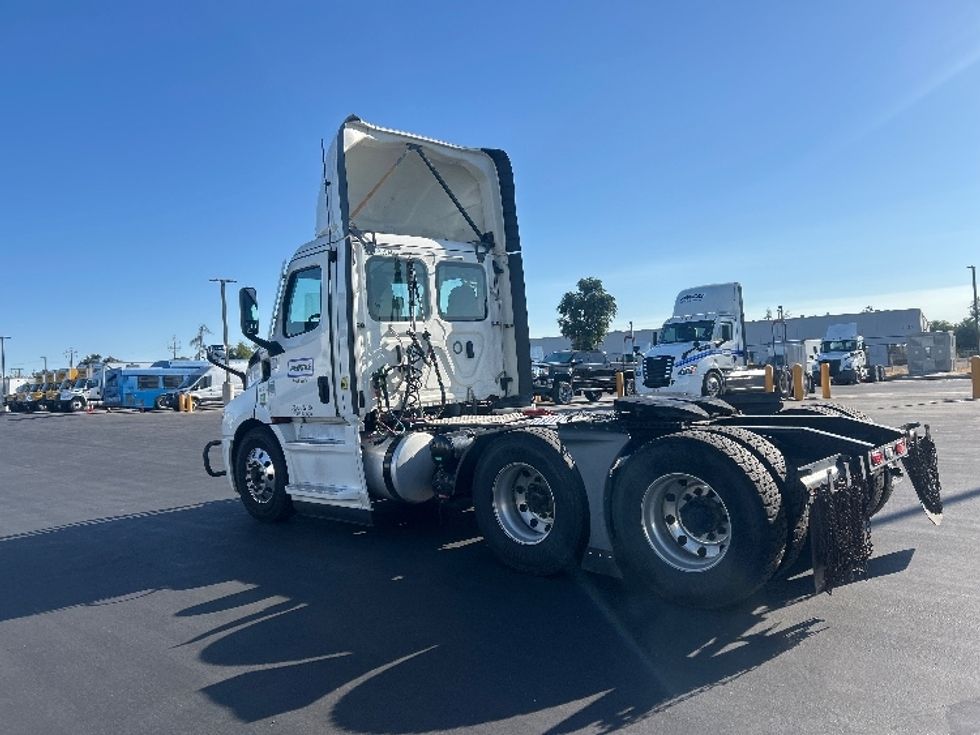 Day Cab Tractor-Heavy Duty Tractors-Freightliner-2020-T11664ST-West Sacramento-CA-599,027\n\t\tmiles-$ 34,500 - Image 5