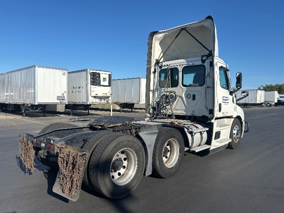 Day Cab Tractor-Heavy Duty Tractors-Freightliner-2020-T11664ST-West Sacramento-CA-599,027\n\t\tmiles-$ 34,500 - Image 7