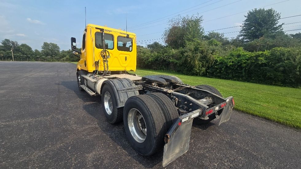 Day Cab Tractor-Heavy Duty Tractors-Freightliner-2020-T11664ST-White Deer-PA-301,208\n\t\tmiles-$ 43,000 - Image 5