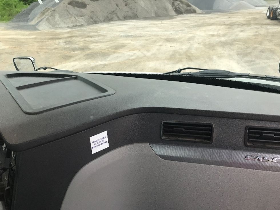 Day Cab Tractor-Heavy Duty Tractors-Freightliner-2020-T11664ST-Whitesboro-NY-160,577\n\t\tmiles-$ 58,250 - Image 13