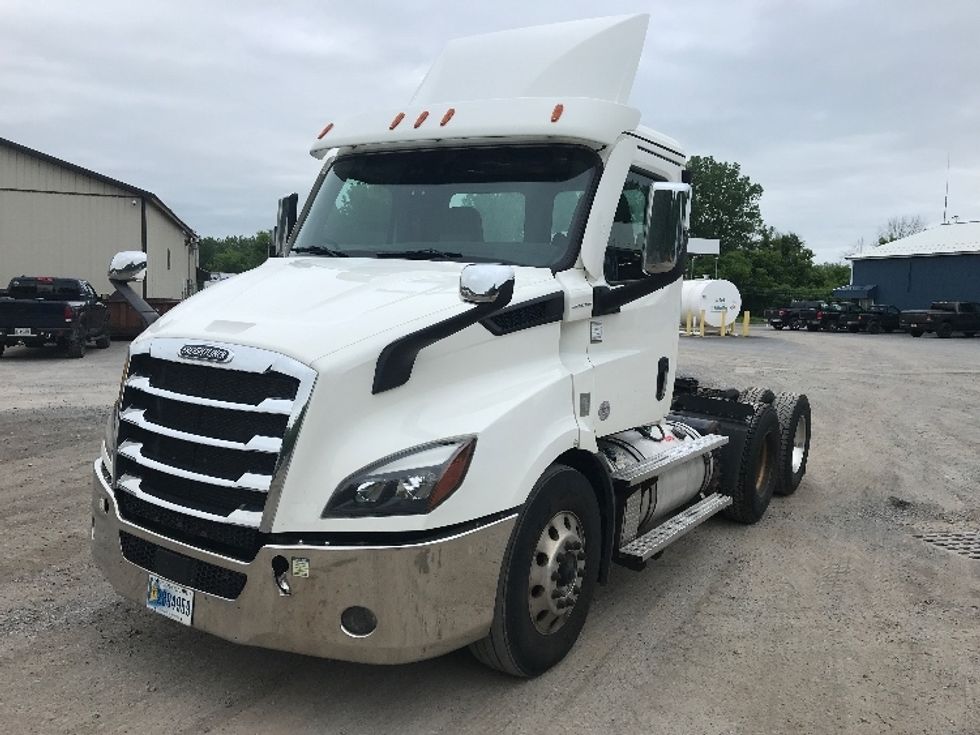 Day Cab Tractor-Heavy Duty Tractors-Freightliner-2020-T11664ST-Whitesboro-NY-160,577\n\t\tmiles-$ 58,250 - Image 3