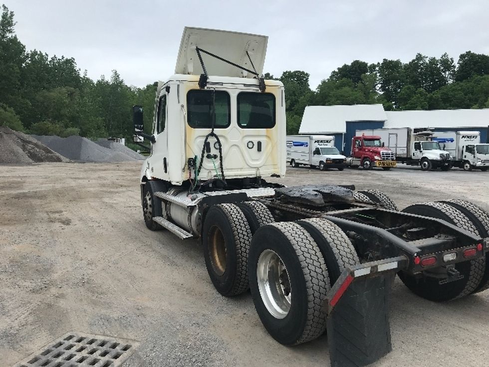 Day Cab Tractor-Heavy Duty Tractors-Freightliner-2020-T11664ST-Whitesboro-NY-160,577\n\t\tmiles-$ 58,250 - Image 5