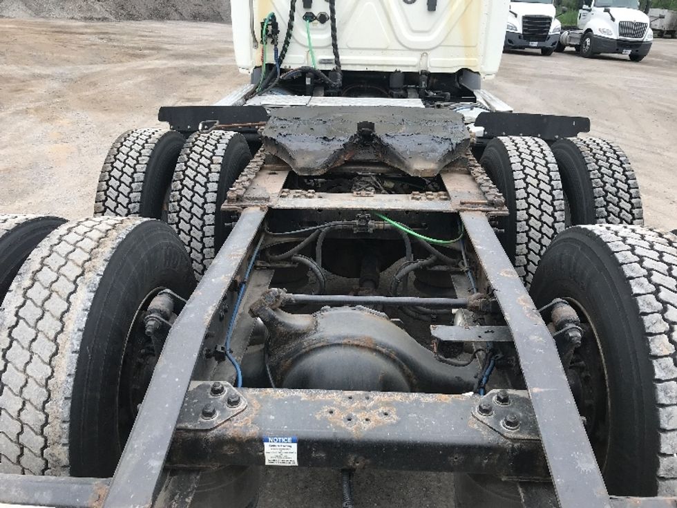 Day Cab Tractor-Heavy Duty Tractors-Freightliner-2020-T11664ST-Whitesboro-NY-160,577\n\t\tmiles-$ 58,250 - Image 6