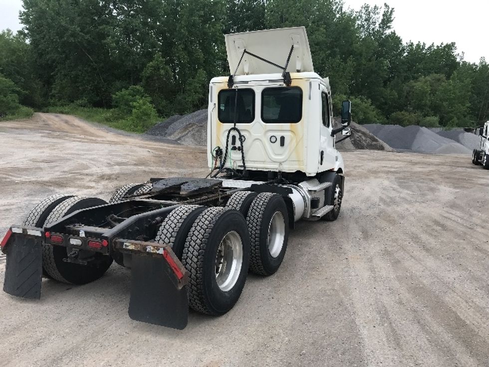 Day Cab Tractor-Heavy Duty Tractors-Freightliner-2020-T11664ST-Whitesboro-NY-160,577\n\t\tmiles-$ 58,250 - Image 7